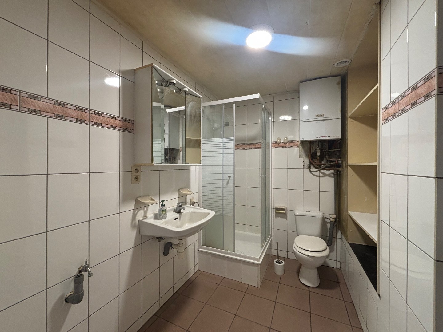 Te renoveren opbrengsteigendom met 2 appartementen in centrum Leopoldsburg - foto 5