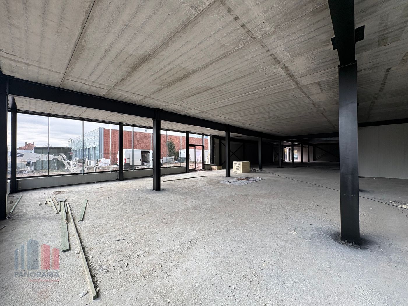 Commerciële ruimte van 1.870 m² met uitstekende visibiliteit - foto 3
