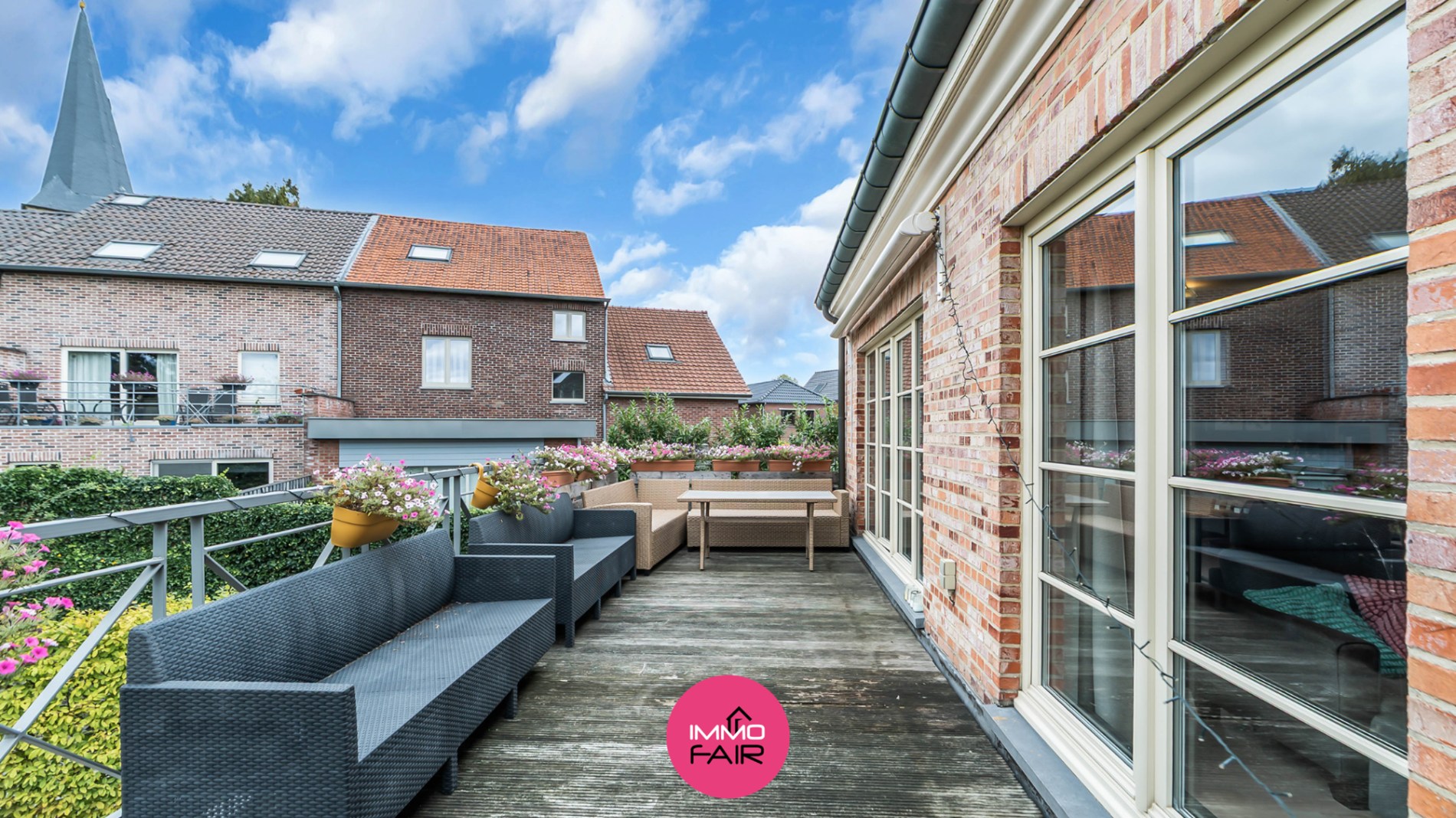 Ruim duplex appartement met privatief terras en garage in Hees - foto 4