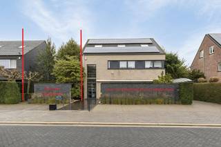 IN OPTIE Bent u op zoek naar een unieke woning met extra mogelijkheden? Deze ruime woning biedt niet alleen een royale leefruimte, maar beschikt...