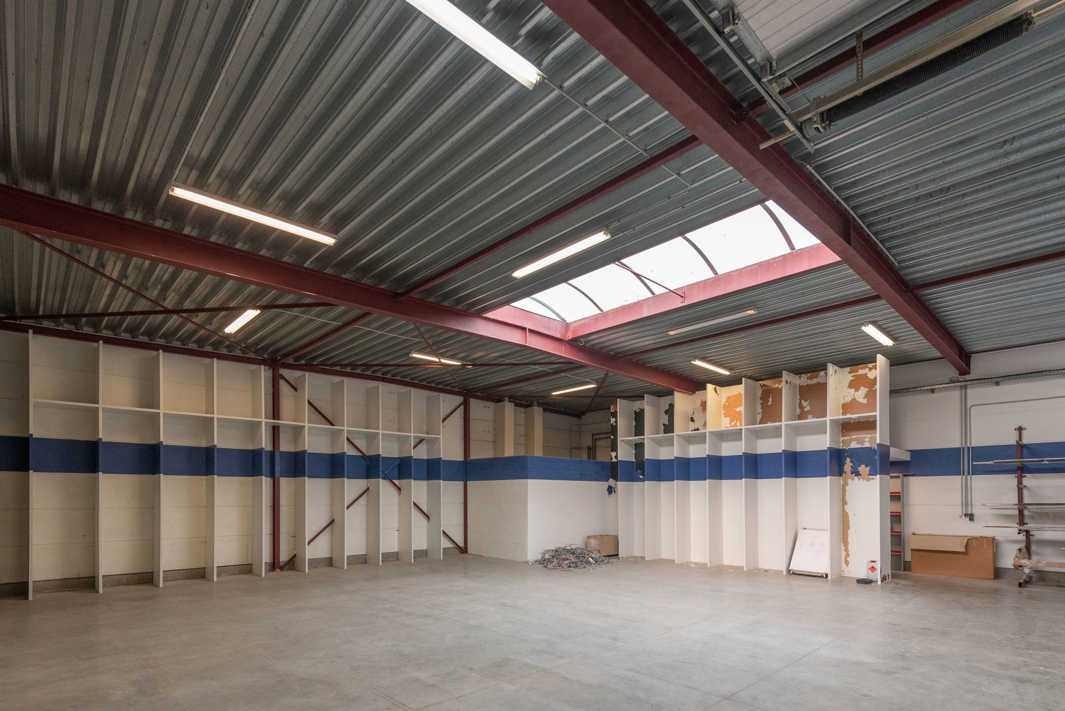 Showroom + opslag/werkplaats + woonst vlakbij E313 - foto 3