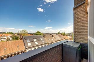 Dit appartement bevindt zich op de vijfde verdieping van een goed onderhouden en rustig gebouw in de Antwerpsestraat 75 in Boom. Dankzij de...