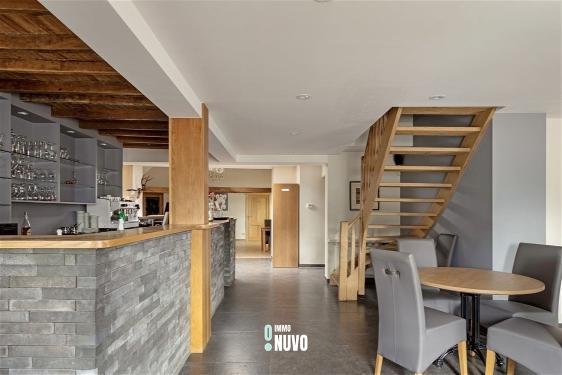 Polyvalent handelspand met woning op topligging  - foto 3