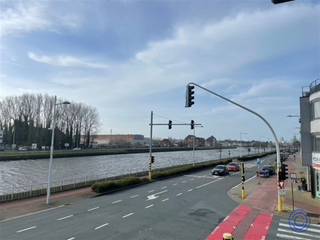 Information maison commercialeSur un emplacement commercial TOP à Bredene, avec une vue imprenable sur le canal, se trouve cette maison commerciale à...