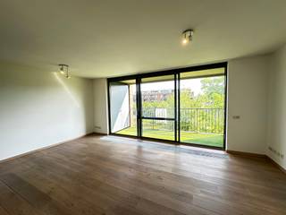 Dit prachtige appartement op de tweede verdieping, gelegen aan de Mergelput 5 in Aalter, biedt een unieke woonervaring voor wie houdt van comfort...