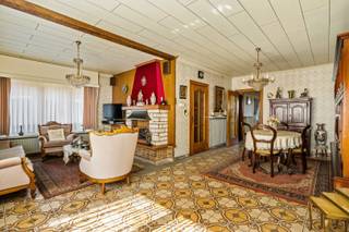 Ben je op zoek naar een ruime, halfopen bebouwing met solide constructie? GEVONDEN!De ruime garage (40m²) en zonnige tuin met vrij uitzicht vullen de...