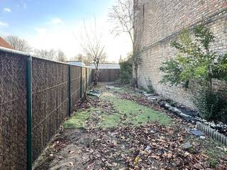 Op enkele stappen van het centrum te De Panne vinden we deze projectgrond van 265 m² te koop. Mogelijkheid tot het creëren van een woning...