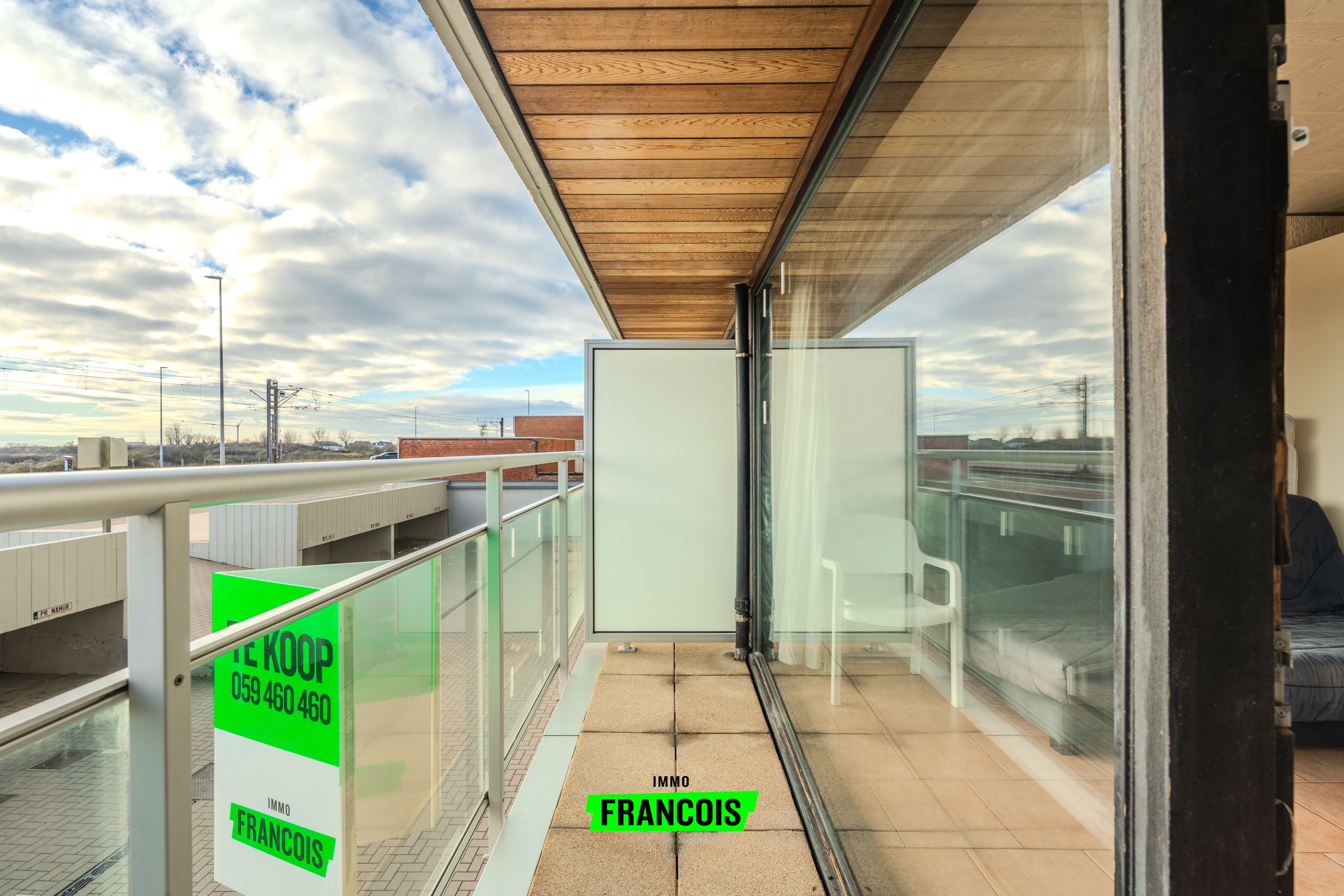 Lichtrijke gelijkvloerse studio op Zeedijk Middelkerke met zonnig terras: conforme elektriciteit - foto 3