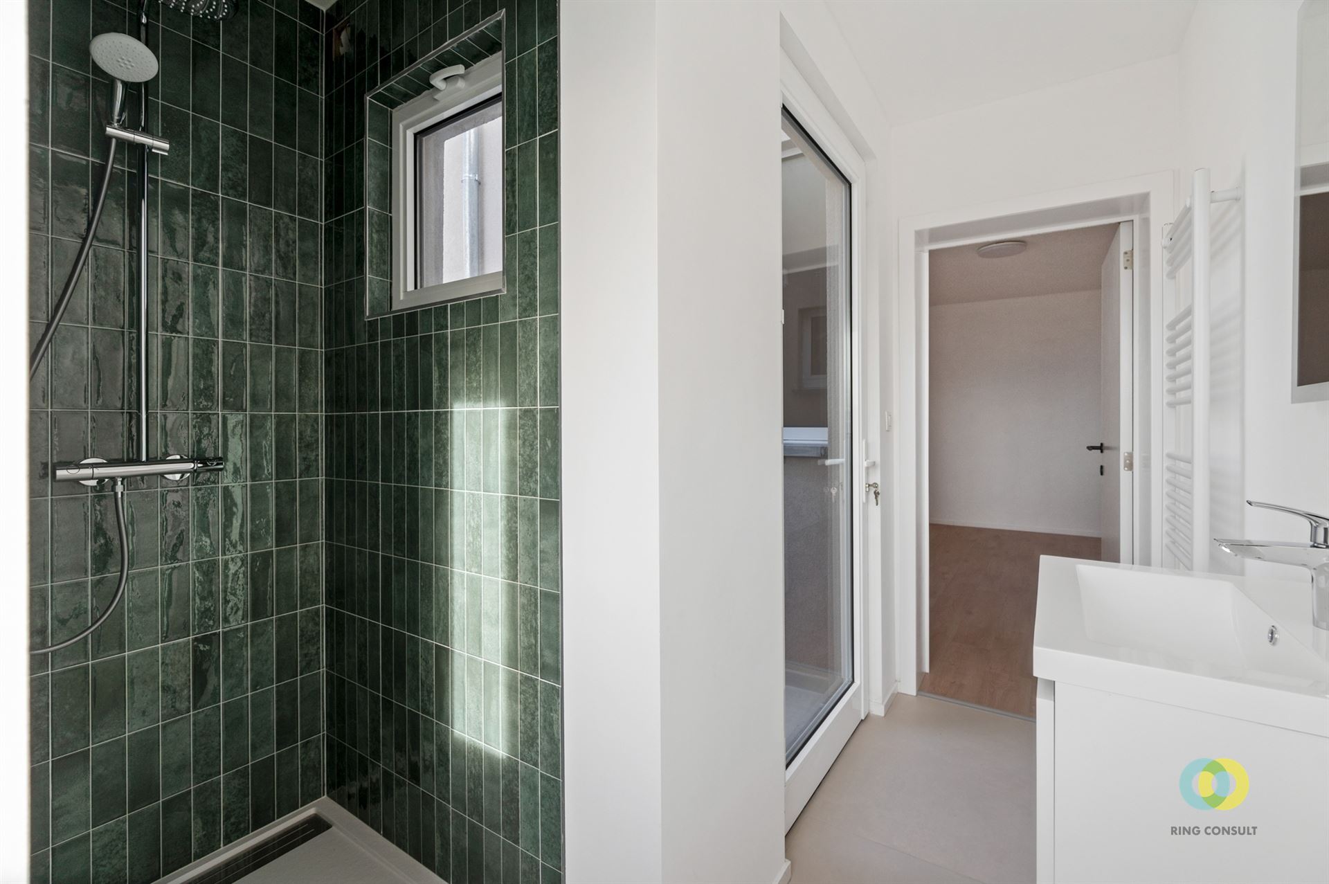 Gerenoveerd appartement met één slaapkamer - foto 5