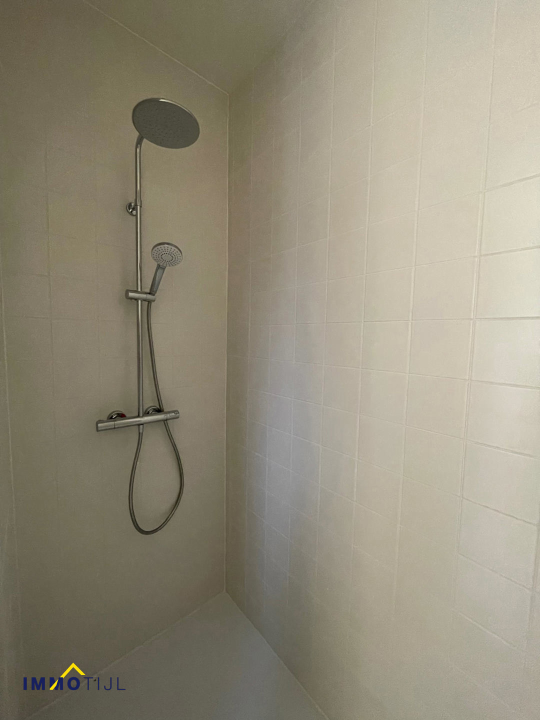 Gerenoveerde, moderne stadswoning te Aalst. - foto 5