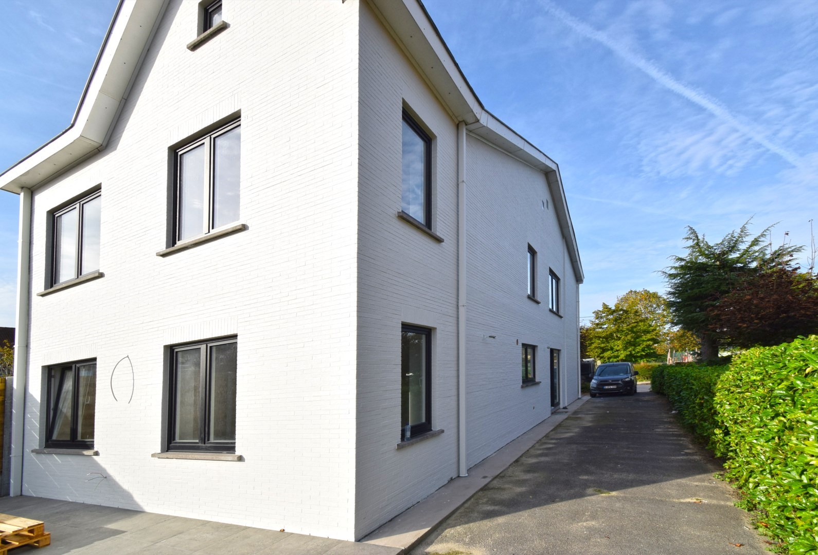 VOLLEDIG GERENOVEERD APPARTEMENT MET GARAGE - foto 2