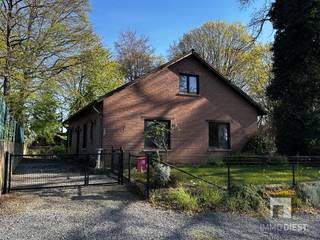 Op Schellekensberg in Schaffen (Diest) verkoopt Immo Diest deze woning met 4 slaapkamers en garage. Schellekensberg staat bekend als een residentiële...