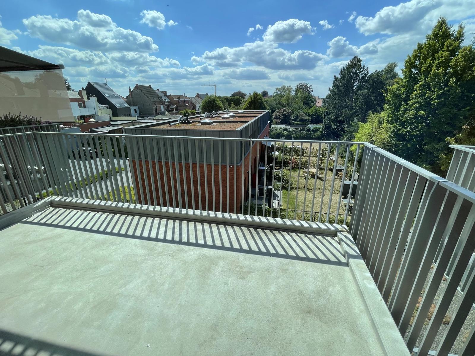 Leuk en aangenaam nieuwbouwappartement met terras, kelder, fietsstalling en ondergr. autostaanplaats in de ‘Residentie De Stokerij’ - foto 3