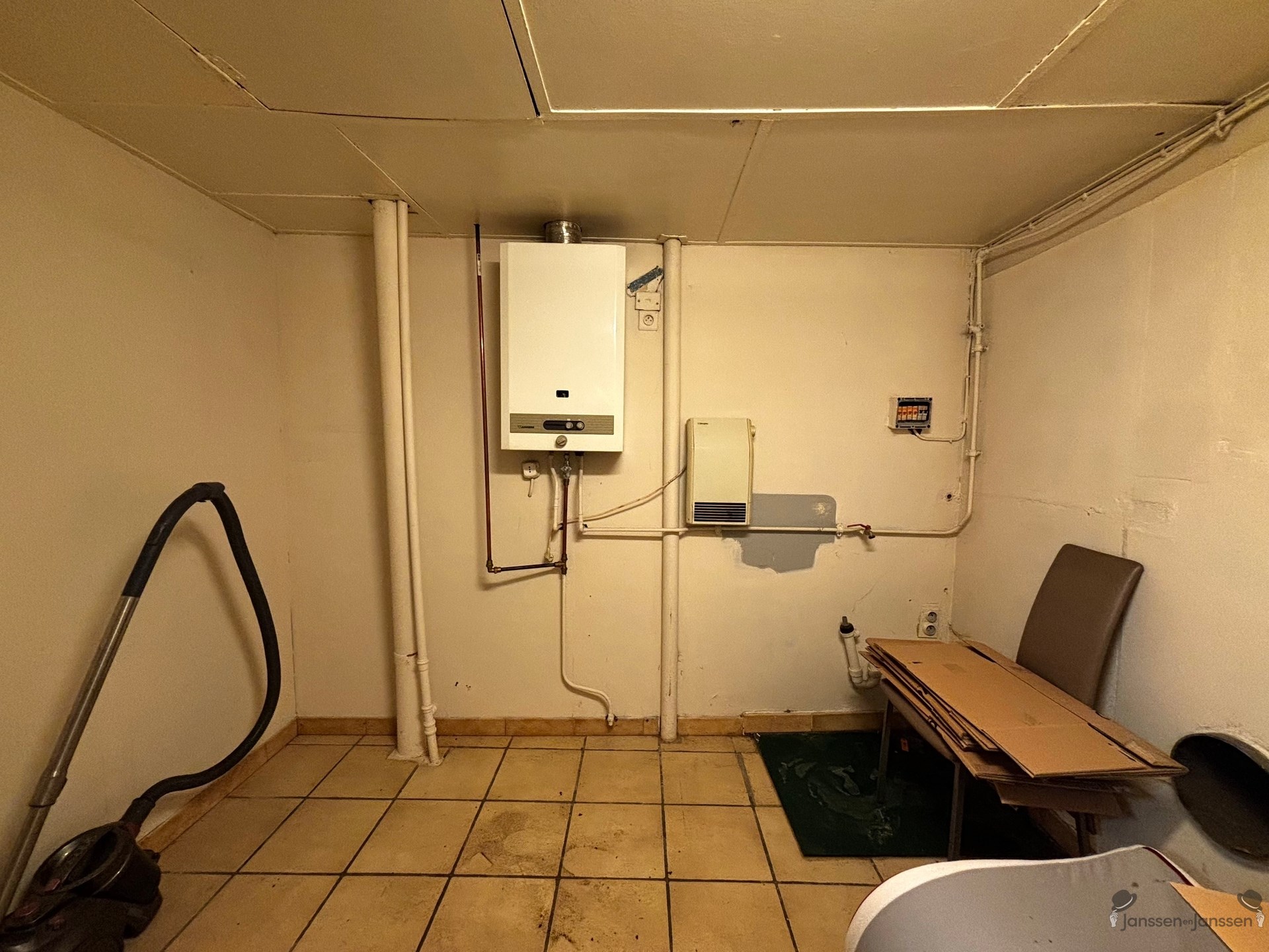 Op te knappen gezinswoning - foto 4