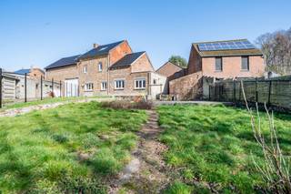 Grande maison rénovée – 5 chambres – 3 salles de bain.Située dans le charmant village d’Avernas-le-Bauduin, cette spacieuse maison a bénéficié...