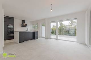 Ruime, stijlvol gerenoveerde woning met garage en oprit te Oudegem Ontdek deze uitzonderlijk ruime én energiezuinige woning, volledig gerenoveerd in...