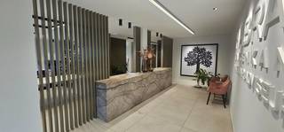 Vernieuwd en ruim handelspand in het centrum van Maasmechelen.Geschikt voor kantoor, vrij beroep of andere op het gelijkvloers van een gebouw.Dit...