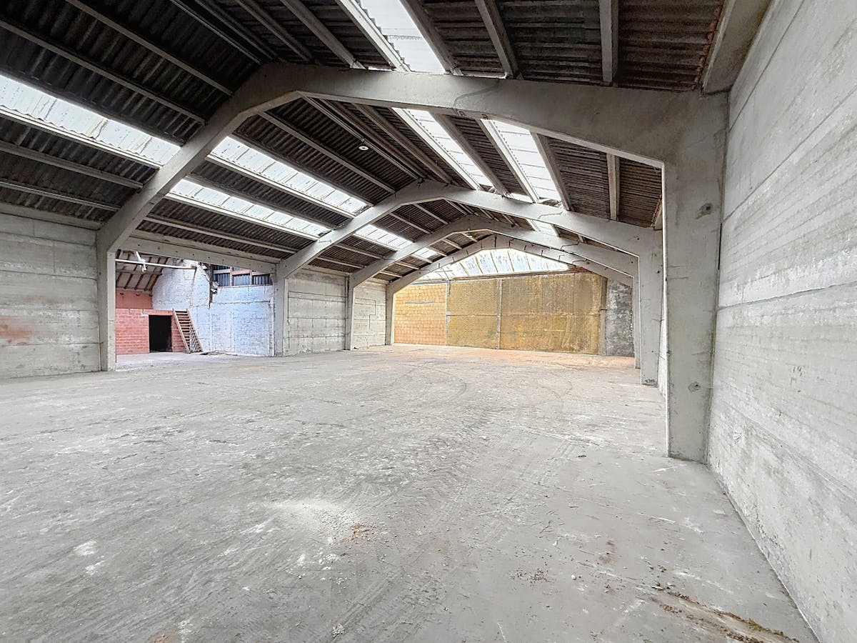 Entrepôt d'environ 845 m² à louer près de Furnes. - photo 5