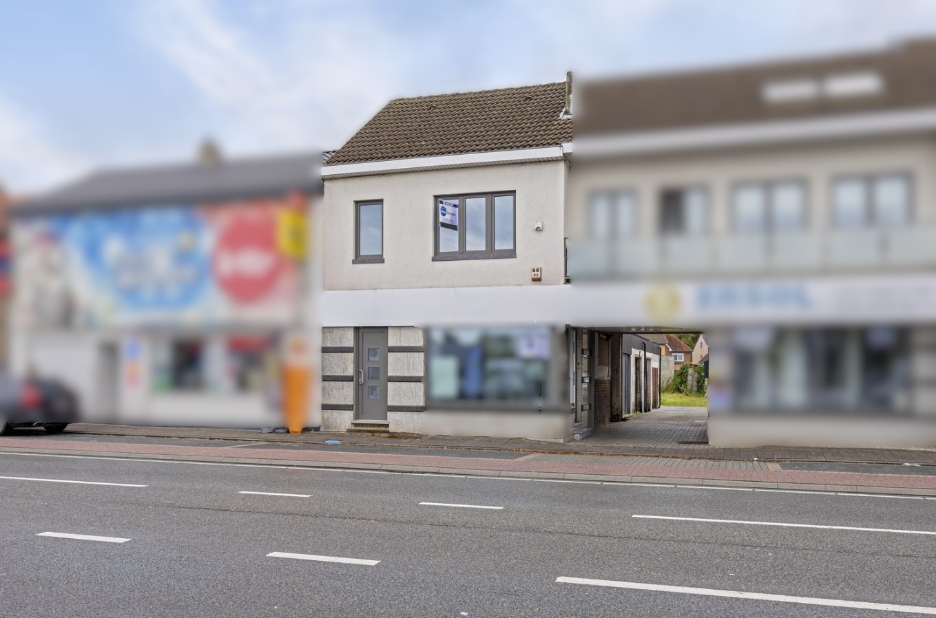 Opbrengsteigendom te koop in Rekem, Lanaken! - foto 1