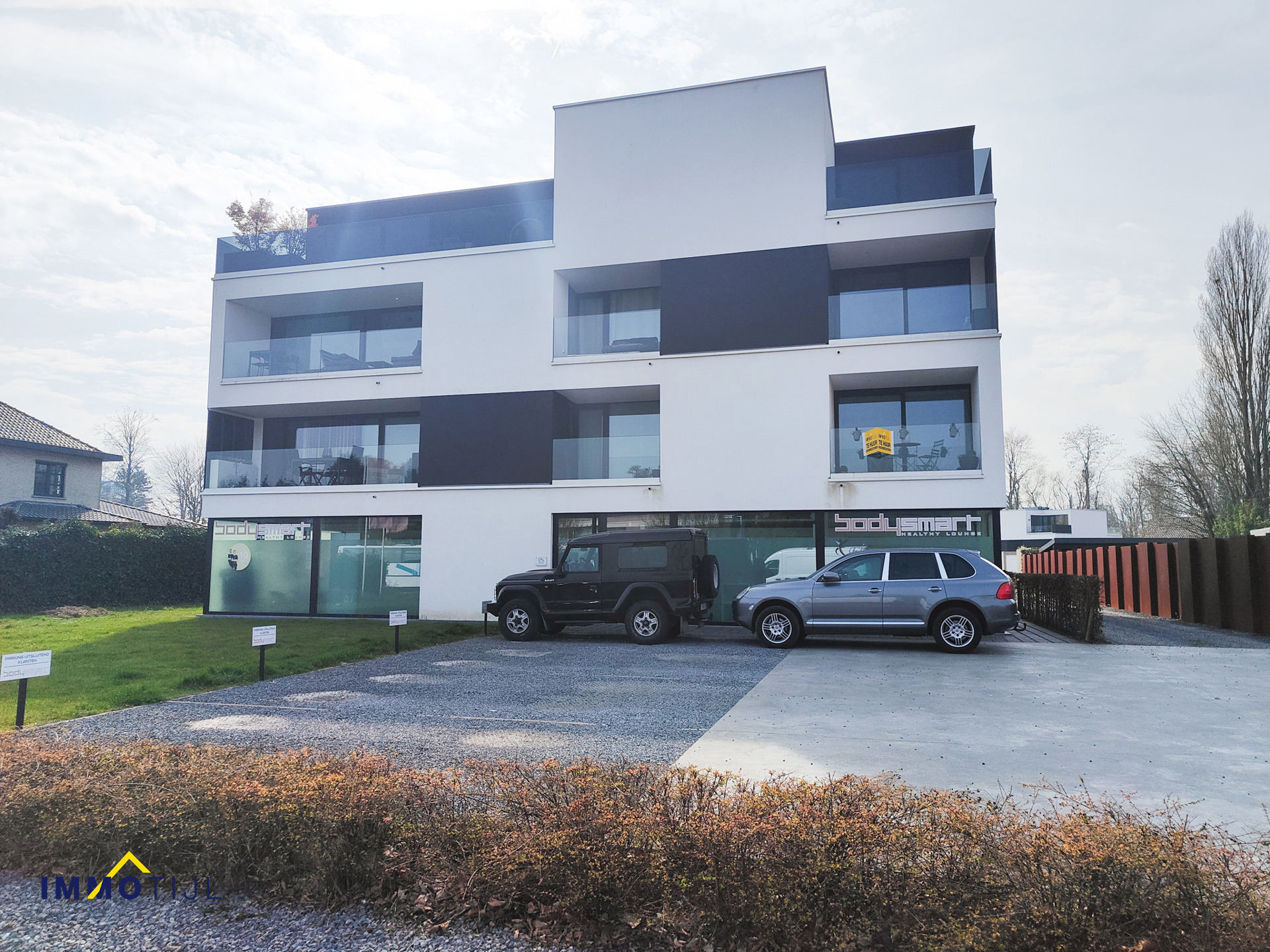 Recent nieuwbouwappartement met terras en garage. - foto 1