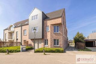 Charmant appartement op de eerste verdieping met 2 slaapkamers in Morkhoven.Dit appartement op de eerste verdieping, gelegen in de dorpskern, bestaat...