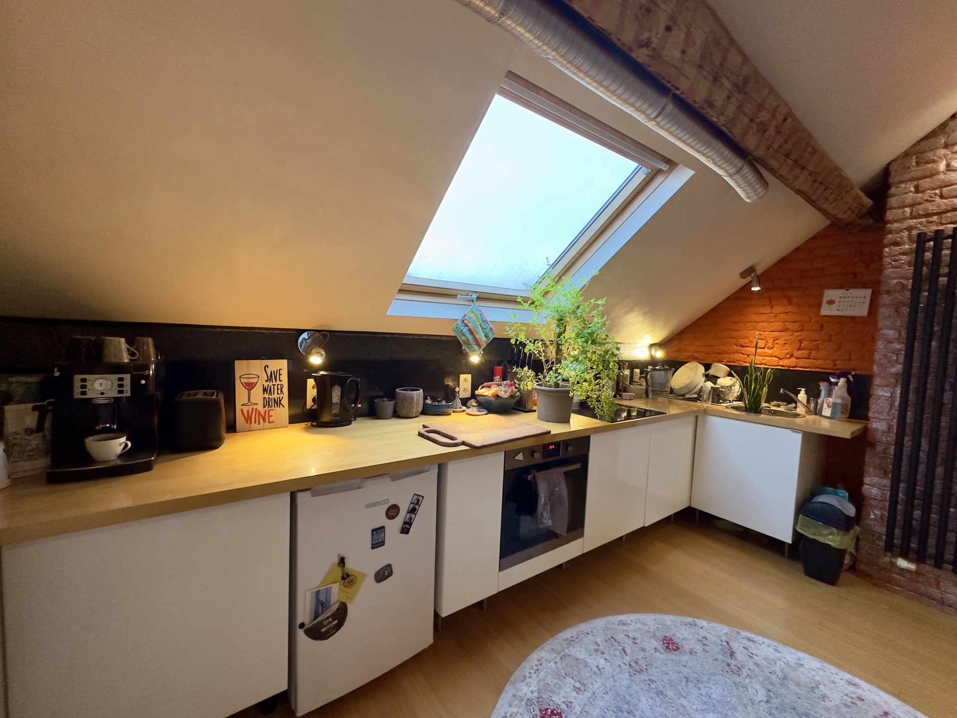 Gemeubileerde studio met slaapgedeelte ideaal gelegen! - foto 4