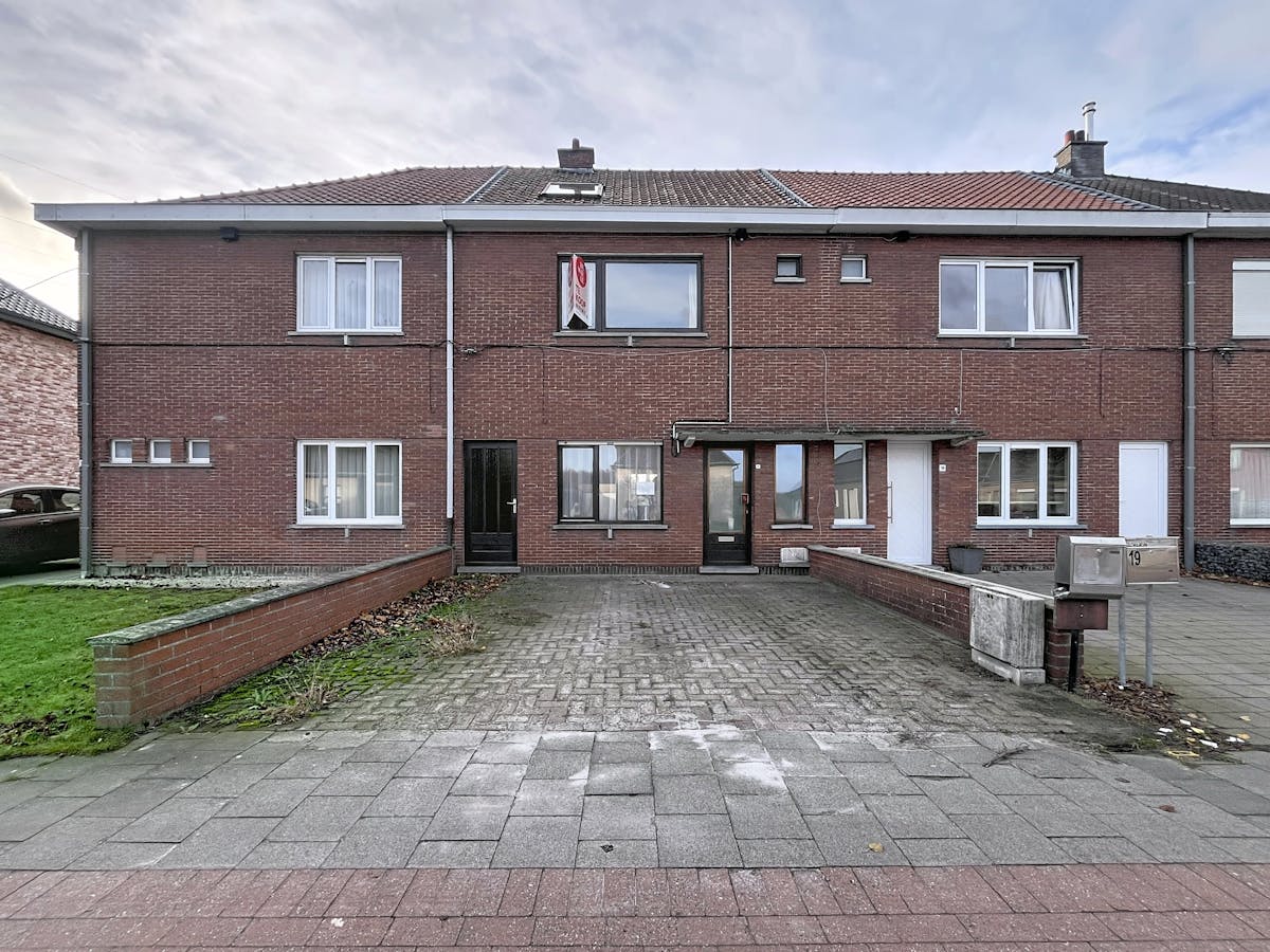 Huis met 4 slaapkamers te koop in Waarschoot - foto 1