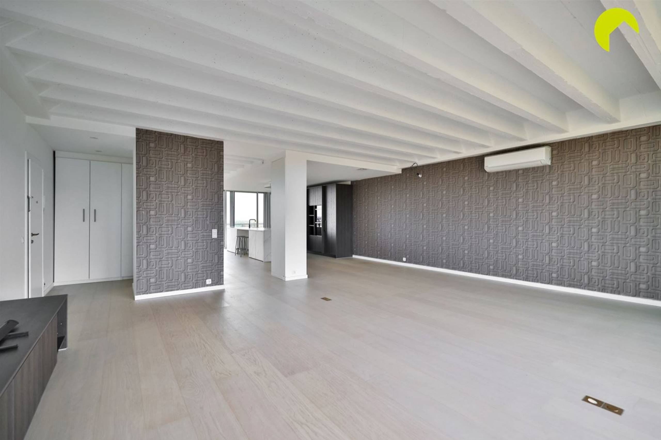 Appartement te koop in Berchem met 2 slaapkamers - foto 3