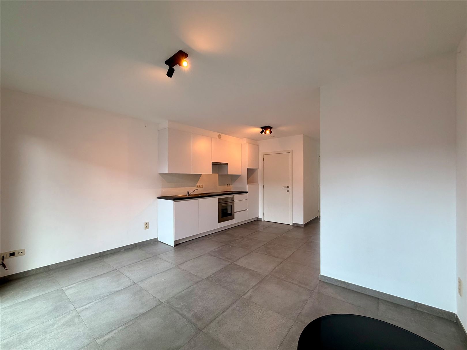 Trendy 1-slaapkamerappartement in hartje Sint-Niklaas - foto 5