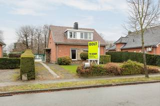 Dit volledig te renoveren huis te koop bevindt zich op een fijne, kindvriendelijke woonwijk in Vrasene, nabij allerlei gezellige horecagelegenheden...