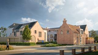 <p><strong>Residentie De Groes – Wonen in het groen, hartje Weelde<br /></strong>Aan de Koning Albertstraat zijn de werken gestart van Residentie De Groes: een uniek project met <strong>18 appartementen</strong> aan een groen binnenerf en naadloos overlopend in de uitgestrekte weilanden erachter. De karaktervolle dorpswoning aan de straatzijde wordt stijlvol gerenoveerd tot 2 appartementen; daarachter komen 16 nieuwbouwappartementen in een landelijke en tijdloze architectuur.<br /><br /></p>
<p><strong>APPARTEMENT 1: </strong>Dit appartement bevindt zich op de gelijkvloerse verdieping van de dorpswoning die tot in de puntjes gerestaureerd wordt. Hier combineert u een levendig zicht op de straat met een rustige achterzijde. Het is 87 m² groot en wordt voorzien van een aangenaam ruime slaapkamer (met mogelijkheid tot dressingwand) en ensuite badkamer (met daglicht) en apart toilet. De leefruimte geniet langs 2 zijden van natuurlijk daglicht. Vervolgens is er nog een ruime berging en wasplaats, én heeft het toegang zowel via de gemeenschappelijke als via een aparte voordeur. Een grote schuifraam geeft toegang tot het terras en de privé tuin, grenzend aan het groene binnenerf. De tuin wordt omheind met een draad en toegangspoortje. Ideaal voor starters, alleenstaanden of investeerders!</p>
<p><strong>Waarom dit project bijzonder is:</strong></p>
<ul>
<li>Alle terrassen kijken uit op het binnenerf of de <strong>achterliggende velden</strong> (blijvend groen zicht!)</li>
<li>Enkele appartementen hebben 2 terrassen die beide uitzichten combineren.</li>
<li>Gelijkvloerse appartementen met <strong>private tuin</strong></li>
<li>Comfortabele oppervlakten vanaf <strong>81 m² tot meer dan 200 m²</strong>, exclusief tuinen, terrassen en zolders.</li>
<li>Luxe extra’s: dressing bij de hoofdslaapkamers, riante zolders, leefruimtes tot in de nok, 2 bergingen,...</li>
<li>Ondergrondse parkeerplaatsen (min. 2,70 m breed!), bezoekersparking en fietsenstallingen.</li>
<li>Duurzaam comfort: <strong>warmtepomp, ventilatie D, screens, zonnepanelen, vloerverwarming én vloerkoeling,...</strong><strong></strong><strong></strong><strong></strong></li>
</ul>
<p><strong>Ligging</strong><br />Residentie De Groes ligt <strong>pal in het centrum van Weelde</strong>, op wandelafstand van het gemeenteplein, bakker, slager, horeca en openbaar vervoer. Ook de <strong>Nederlandse grens</strong> is vlakbij, met vlotte verbindingen naar Tilburg en Baarle-Nassau.<br /><br /></p>
<p><strong>Aanbod &amp; prijzen</strong></p>
<ul>
<li>1 slaapkamer (81 – 87 m² + terrassen) → vanaf <strong>€275.000</strong></li>
<li>2 of 3 slaapkamers (116 – 155 m² + terrassen) → vanaf <strong>€345.000</strong></li>
<li>Duplex penthouse (204 m² + 36 m² terrassen): <strong>€599.000</strong></li>
</ul>
<p>Prijzen exclusief parking (vanaf €20.000), kelderberging (vanaf €4.000) en aankoopkosten (btw– registratierechten – ereloon notaris &amp; aktekosten). Wij bekijken met veel plezier welk appartement in aanmerking komt en bezorgen u graag een gedetailleerde <strong>prijsberekening</strong>.<br /><br /></p>
<p><strong>Afwerking naar uw smaak<br /></strong>Elke koper beschikt over <strong>ruime budgetten</strong> om het appartement volledig naar uw smaak in te richten. Op dit moment heeft u nog inspraak bij uw keuken, badkamer, vloeren, elektrische installatie, ... Het project wordt voorzien van de beste technieken én met <strong>grote focus op energiezuinigheid</strong>: Individuele warmtepompen met zonnepanelen, vloerverwarming én vloerkoeling, ventilatie D met warmteterugwinning, regenwaterrecuperatie, ingebouwde screens en rolluiken waar nodig, ...<br />Bijzondere aandacht gaat bovendien naar zowel de thermische als akoestische isolatie met onder meer 8 cm minerale wol tussen de appartementen om het <strong>akoestisch comfort</strong> te verhogen.<br /><br /></p>