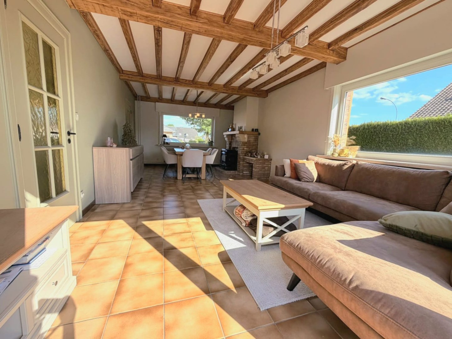 CHARMANTE, INSTAPKLARE GEZINSWONING MET GARAGE EN TUIN - foto 4