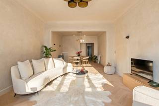 Located on the second floor is this fully renovated apartment (2025), finished with high-quality and sustainable materials. You enter the...