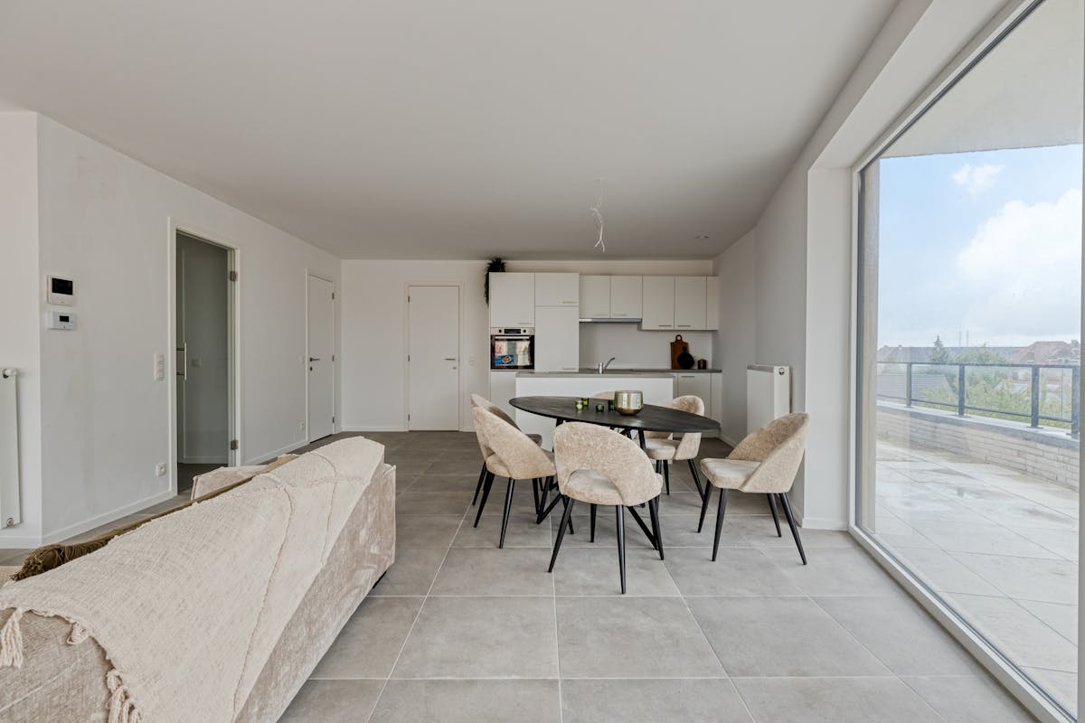 Ruim dakappartement met 3 slaapkamers in Staden! - foto 2