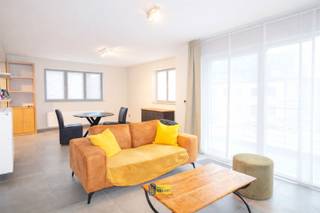 APPARTEMENT TE HUUR MET TWEE SLAAPKAMERS EN GARAGELOCATIEDIT APPARTEMENT IS IDEAAL GELEGEN, VLAKBIJ SCHOLEN, WINKELS, OPENBAAR VERVOER EN MET EEN...