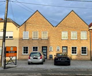 Welkom in Rotselaar! Een gemeente die bekendstaat om haar groene omgeving, uitstekende bereikbaarheid en gezellige dorpskern. De woning is...