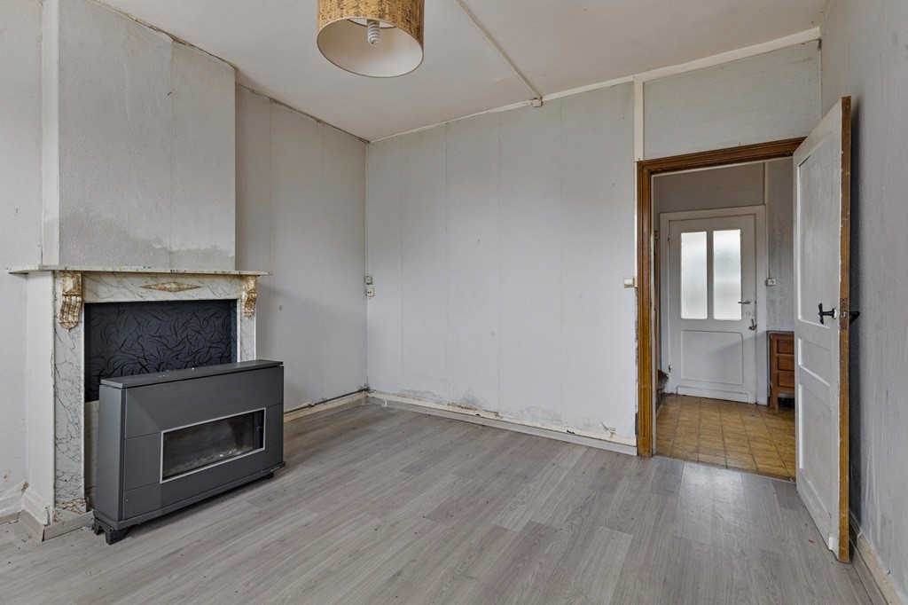 BUITENKANS! ALVERINGEM: Te renoveren/te slopen woonhuis "echt niet ver van de platse" met zongerichte tuin op 478m² grondoppervlakte. - foto 2