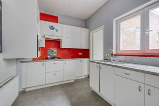 In de Sint-Gilliskerkstraat ligt deze charmante, te renoveren en typische Brugse stadswoning. De woning heeft een fantastische ligging in...