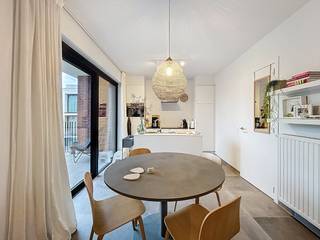 LAYOUT: 1ST FLOOR: - entrance hall - bright living space - fully equipped kitchen - guest toilet- storage room with washing machine connection...