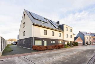 Te koop in Zandbergen.Voor een bezoek bel Saimen 0470 79 24 20 of mail - saimen@cornelis-goeman.beIn de hedendaagse en rustig gelegen Residentie te...