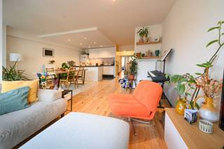 Gezellig 2-slaapkamer appartement te koop in BorgerhoutGelegen in de gekende “Driehoek” met straten als Van Geertstraat, Dodoensstraat en...