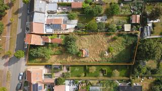 Perceel met halfopen woning + bouwgrond ideaal voor projectgrond voor 1 of 2 woningen met perfecte oriëntatie op topligging in de buurt van...