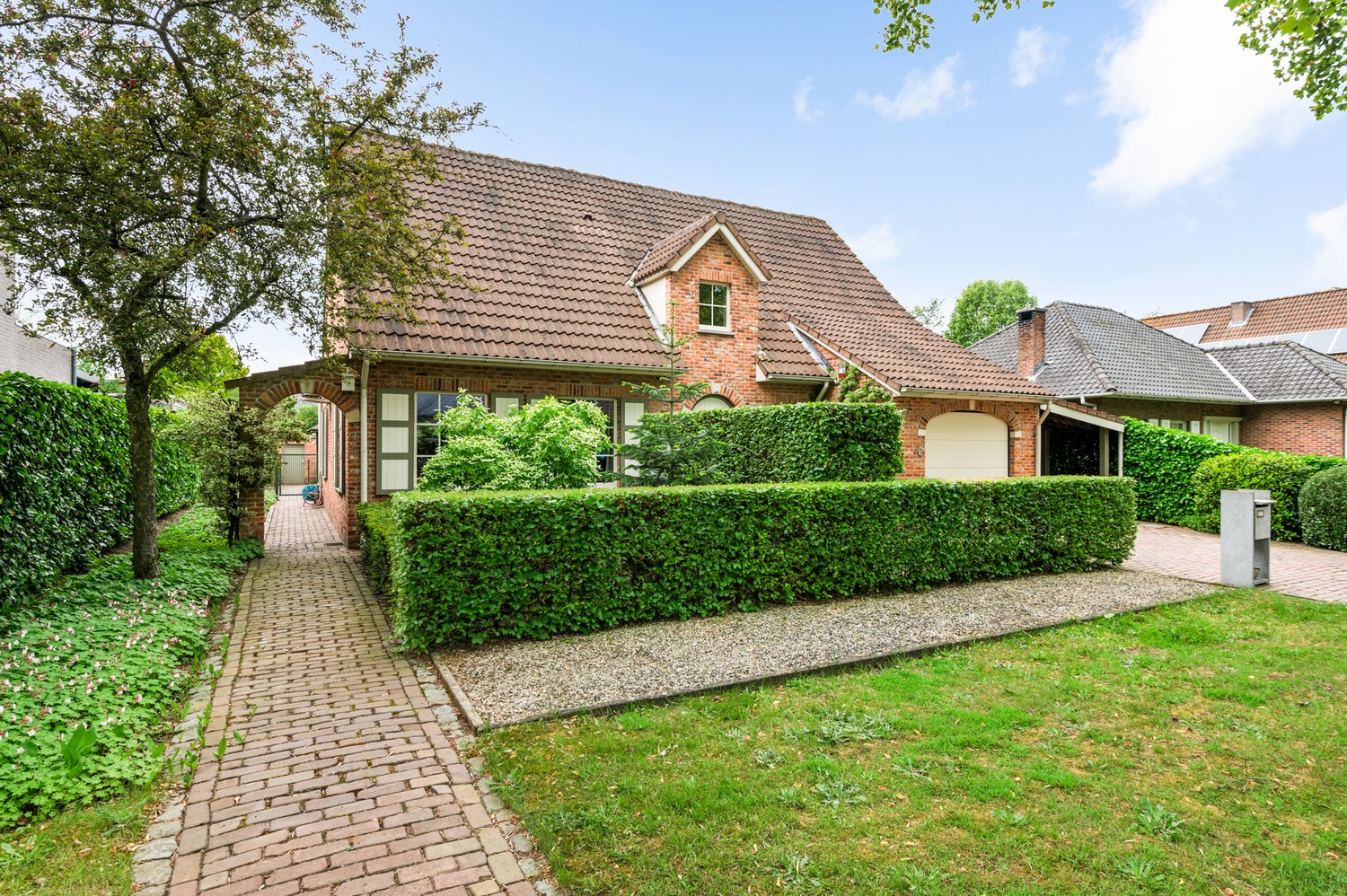 Charmante energiezuinige villa met prachtige tuin op toplocatie in Brasschaat - foto 2