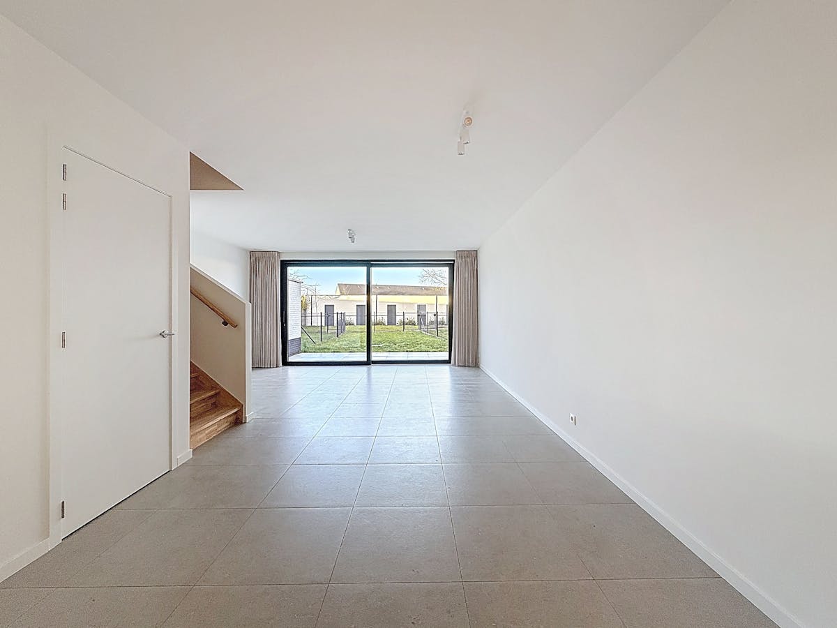 Spacious new-build home for rent in Deerlijk - photo 4