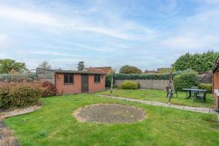 Te renoveren gezinswoning met 4 slpk's, tuin en garage te Vosselaar.4 slpks | EPC: F-label | Nabij centrum Vosselaar, Konijnenberg,...