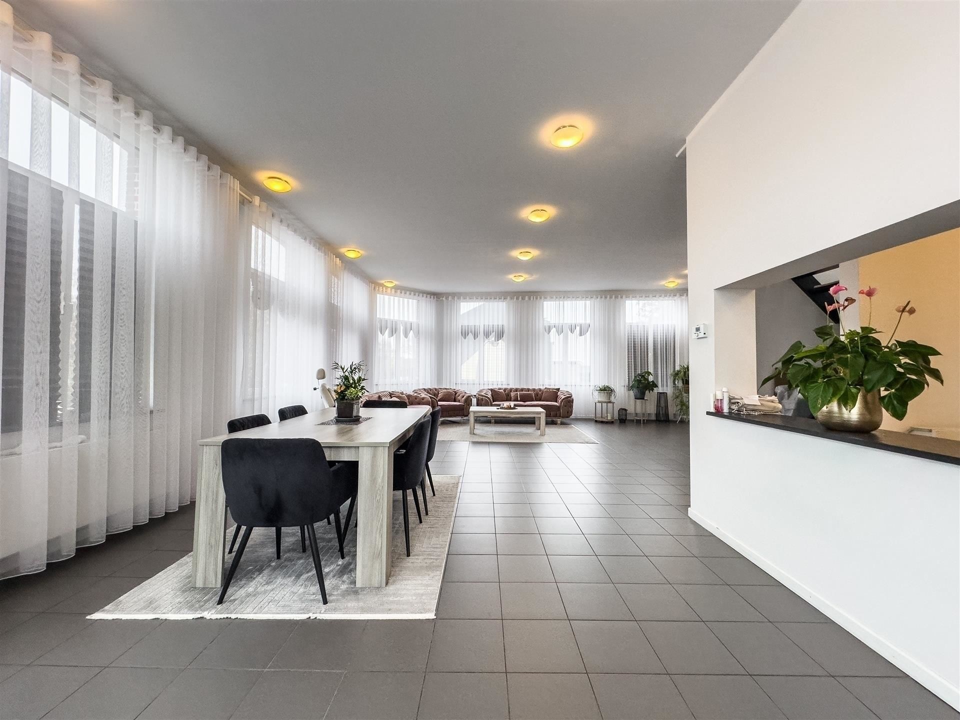 Ruim en instapklaar duplex appartement met ruime terrassen - foto 5