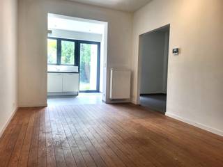 Interessante opbrengsteigendom gelegen in de Oosterveldwijk bestaande uit drie verhuurde appartementen. Het geheel werd in 2012 door een...