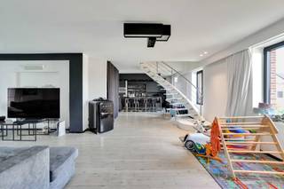 Unieke loft met 3 slaapkamers en privatief terrasOntdek deze prachtige en ruime loft, ideaal voor wie op zoek is naar een combinatie van luxe,...