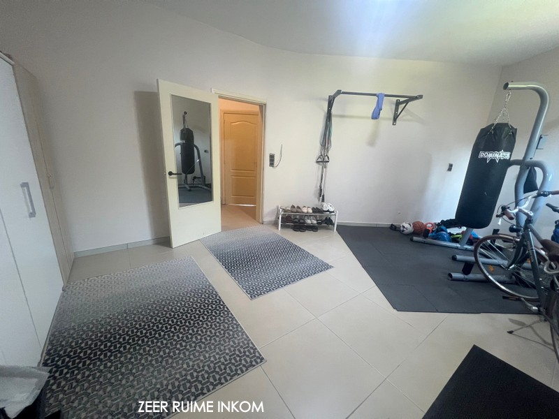 ZEER RUIM DUPLEXAPPARTEMENT MET 5 SLAAPKAMERS en  2 BADKAMERS - photo 5