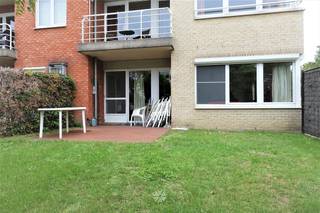 <p><span>GENT - Rijsenbergstraat 144: Op zoek naar een gelijkvloers </span><span>appartement met zonnige tuin </span><span>te huur in Gent?</span><span> Dan is dit pand mogelijks iets voor u.</span></p><p><span> </span></p><p><span>De belangrijkste troeven in een notendop:</span></p><ul><li><span>Zonnige voortuin</span></li><li><span>Gemeenschappelijke tuin en fietsenstalling</span></li><li><span>Centraal gelegen nabij centrum Gent</span></li><li><span>Vlotte bereikbaarheid met openbaar vervoer, fiets en wagen</span></li></ul><p><span> </span></p><p><span>Indeling:</span></p><p><span>Inkomhal, ruime leefruimte met half-open ingerichte keuken, zonnige voortuin, berging, slaapkamer, badkamer met bad en lavabo en toilet, terras. </span><span> </span></p><p><span> </span></p><p><span>Beschikbaar vanaf 01/08/2026. Domicilie verplicht. 1 Jarig huurcontract.</span></p><p><span>Huurprijs: € 850 + provisie € 85 (algemene delen en water). Enkel elektriciteit afzonderlijk af te rekenen.</span></p><p><span> </span></p><p><span>Neem contact op met ons kantoor voor een bezoek ter plaatse via onze website.</span></p><p><span> </span></p>